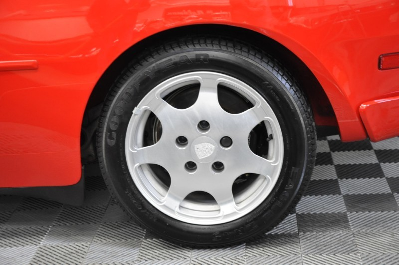 Illustration for article titled This is one particularly low mileage 1989 Porsche 944 Turbo S (UPDATED)